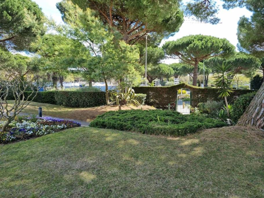 Luxe Étoiles: Renovated Oasis with Pool and Modern Comforts La Grande-Motte Exterior photo