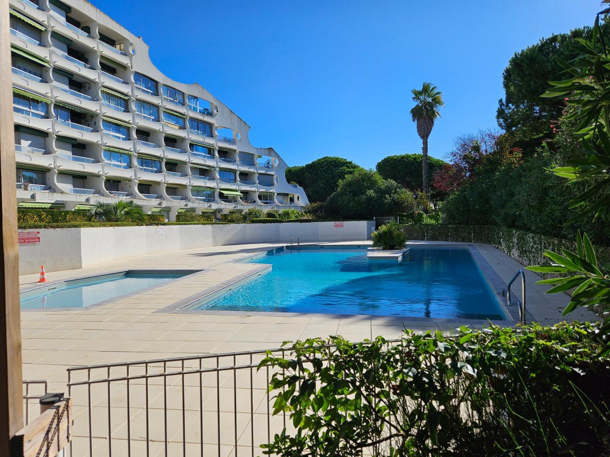 Luxe Étoiles: Renovated Oasis with Pool and Modern Comforts La Grande-Motte Exterior photo